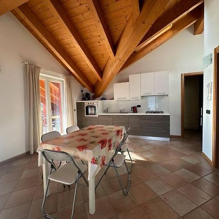 Casa Nella Villa Pianello Del Lario ภายนอก รูปภาพ