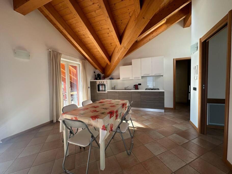 Casa Nella Villa Pianello Del Lario ภายนอก รูปภาพ